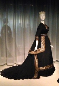1868 wedding ensemble designed by West Virginia bride to honor casualties of the Civil War 
